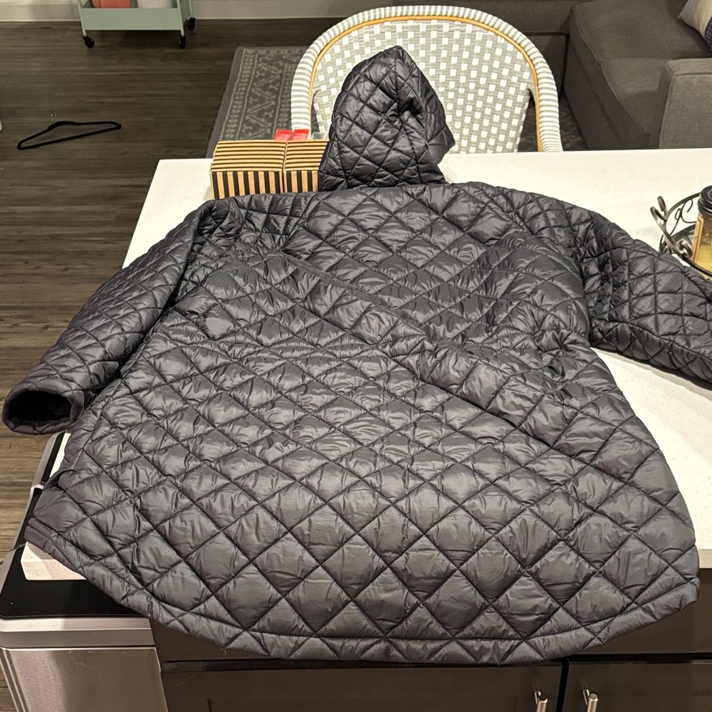 Athleta Women’s Whisper Featherless Quilted Parka/Jacket  - Black - Picture 7 of 11